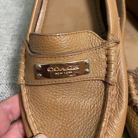 GUC Women’s Tan Coach Frederica Loafers Size 8.5 - Picture 4 of 7